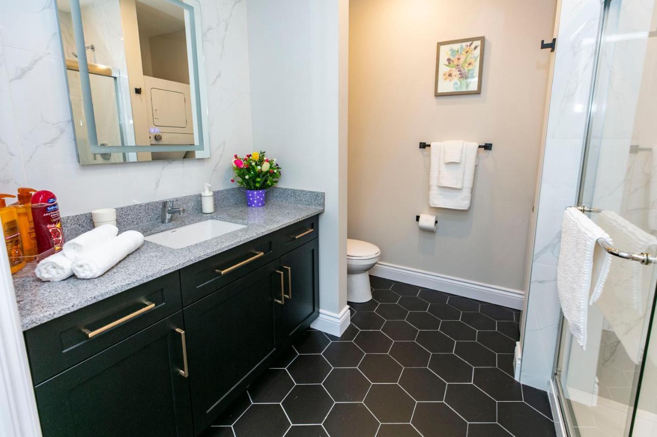 Luxury 1Br With King Bed - Steps From Byward Market! Apartment Ottawa Exterior photo
